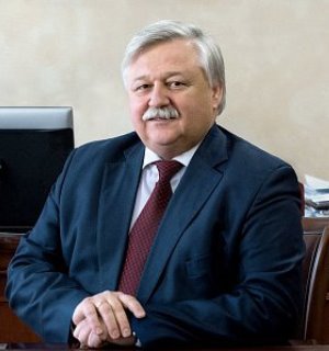 Иван Иванович Костогриз -глава города Новый Уренгой,с 2020 года по настоящее время депутат Законодательного Собрания Ямало – Ненецкого автономного округа седьмого созыва.