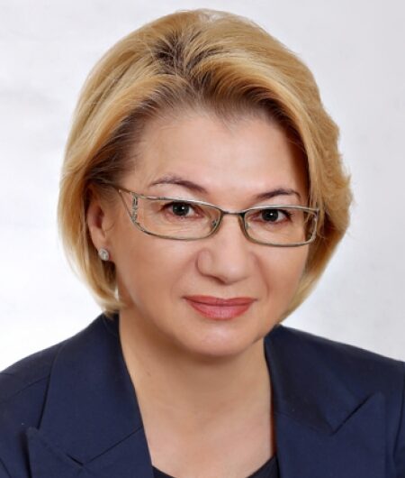 Портнова Татьяна Арториджевна:  Кандидат политических наук. Депутат Московской городской Думы третьего (2001-2005 гг.) , четвертого (2005-2009 гг.), пятого (2009-2014 гг.) и шестого (2014-2019 гг.) созывов.