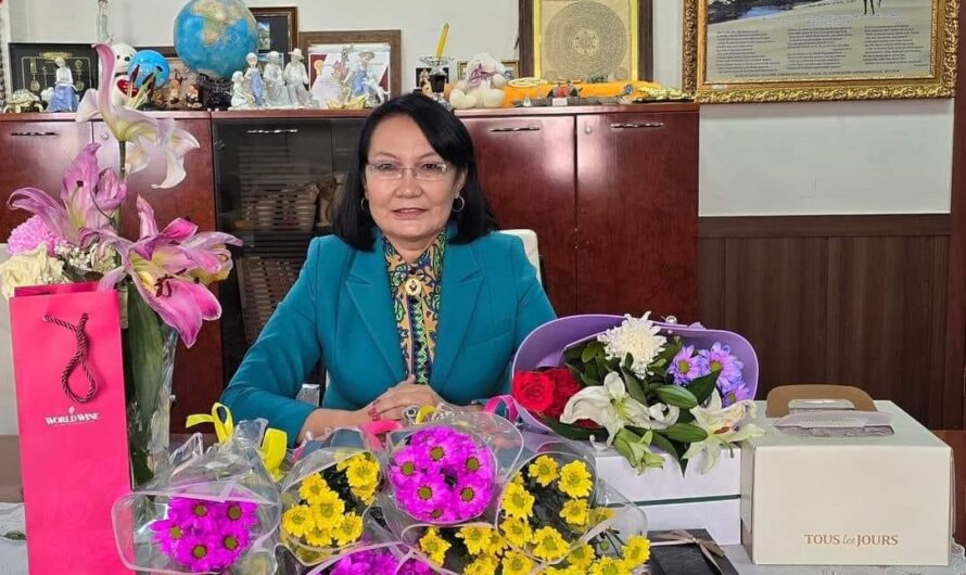 Сегодня со всех уголков земного шара свои поздравления по случаю  Дня рождения получает выпускница ВКШ 1986 года  Цэцэгма Жамбалын, она  одна из выдающихся  выпускниц нашей Альма-Матер, ныне работает первым проректором университета ИХ ЗАСАГ в Улан Баторе. Ассоциация выпускников ВКШ присоединяется к многочисленным поздравлениям, желаем крепкого здоровья и больших творческих успехов в работе